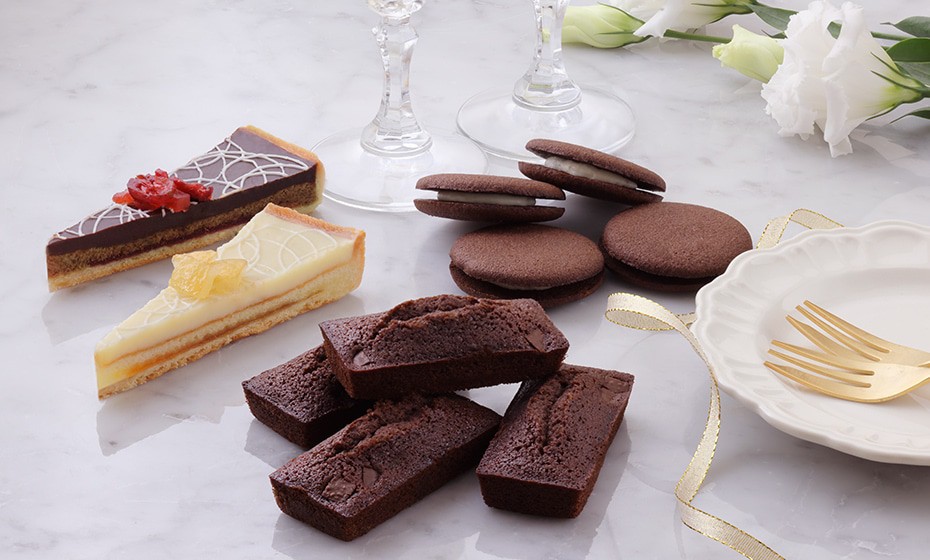 バレンタインにぴったりの贅沢なチョコレートスイーツの画像。