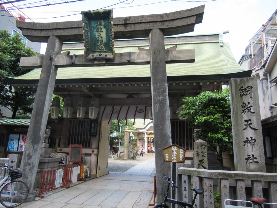 東梅田のバナナホールの近く