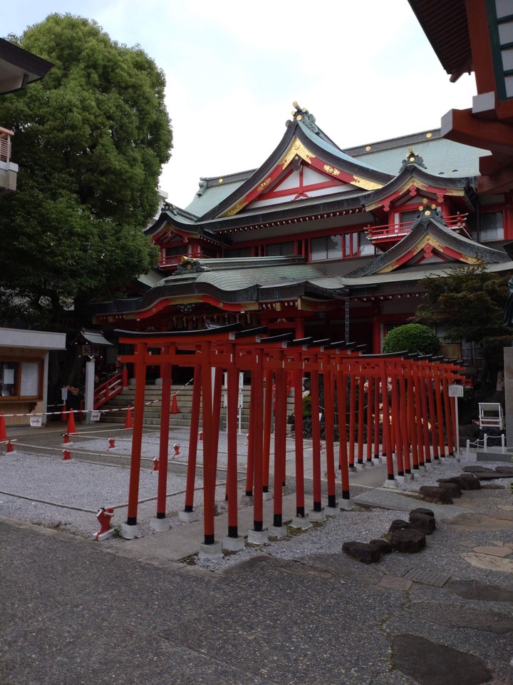 鳥居と拝殿
