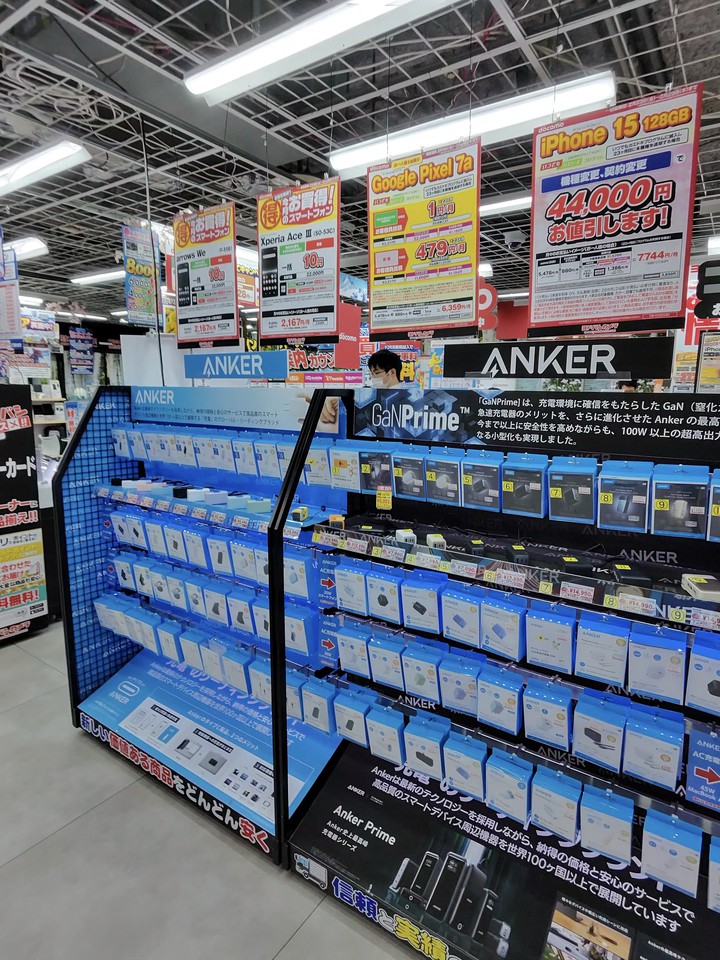 ヨドバシカメラの店内の売り場の様子