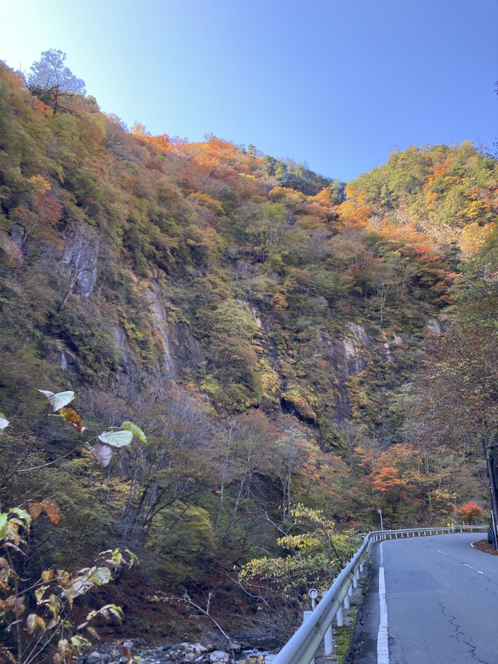 道路はところどころ工事中ですが路面はきれいです