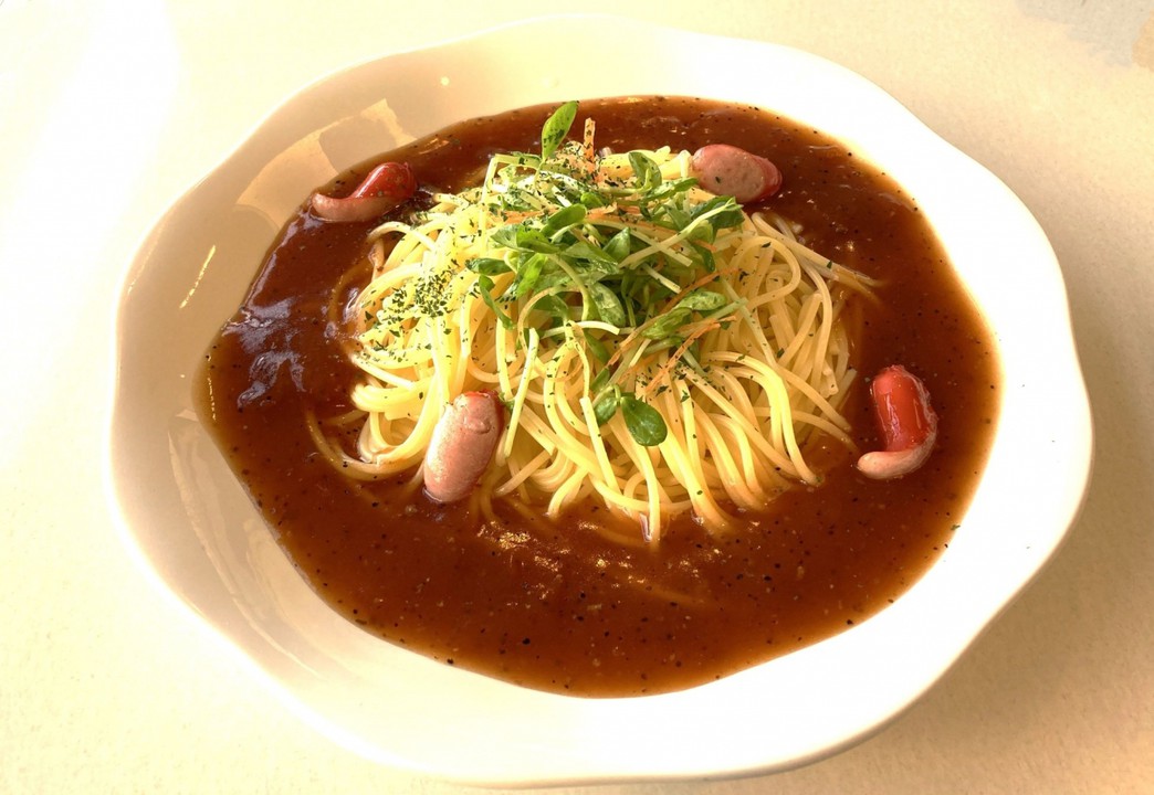 喫茶ラウンジ「ユリ」の餡かけスパ。他の店より美味だが高い。