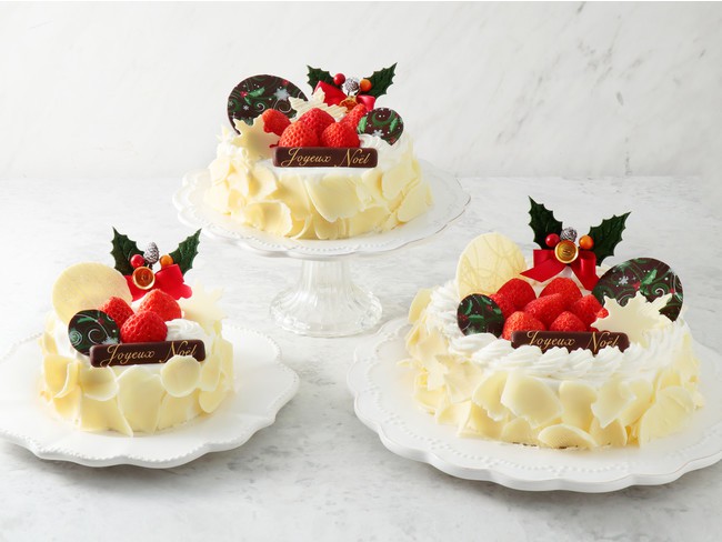 ベルアメールの華やかな複数のクリスマスケーキ画像。