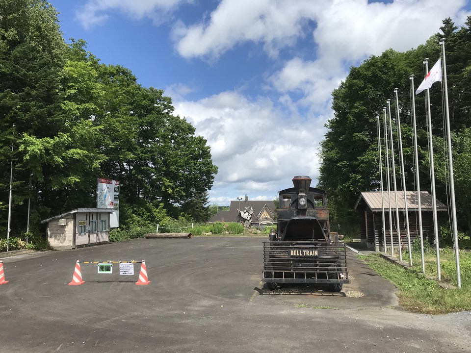 入り口はいきなりこんな感じ