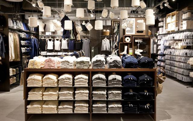 無印良品アトレ恵比寿の衣料品コーナー