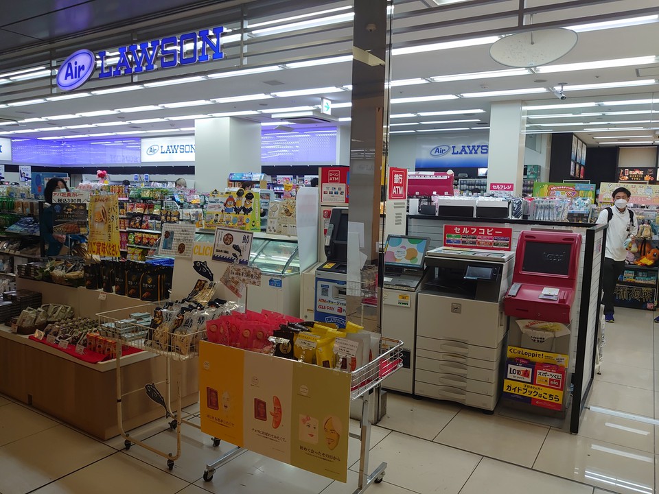 コンビニ外観