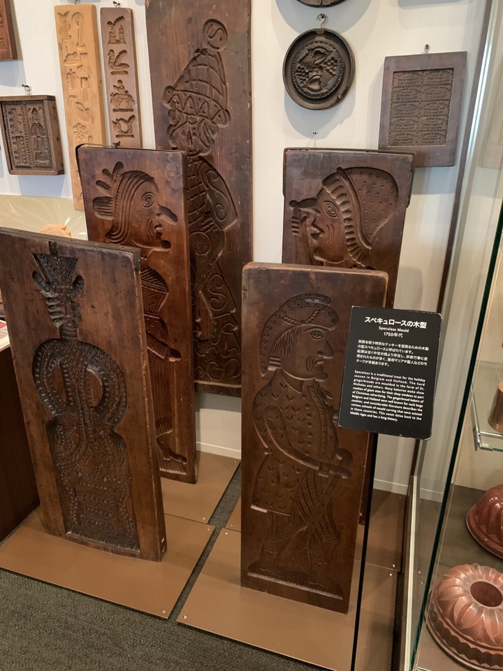 大きなクッキーの型。お祭りの際などに焼くクッキー。