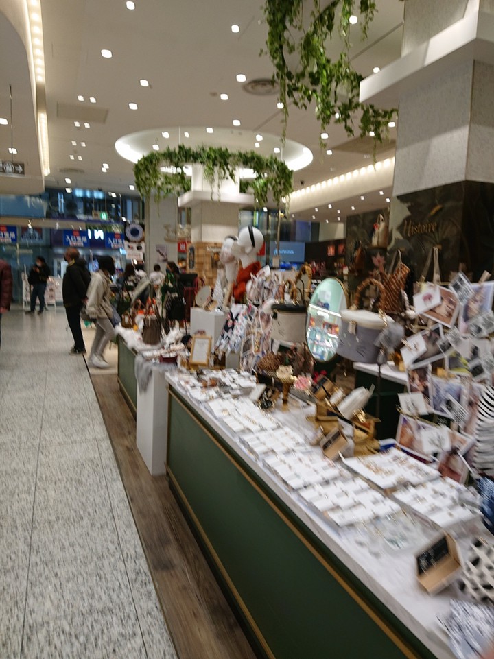 マルイ一階