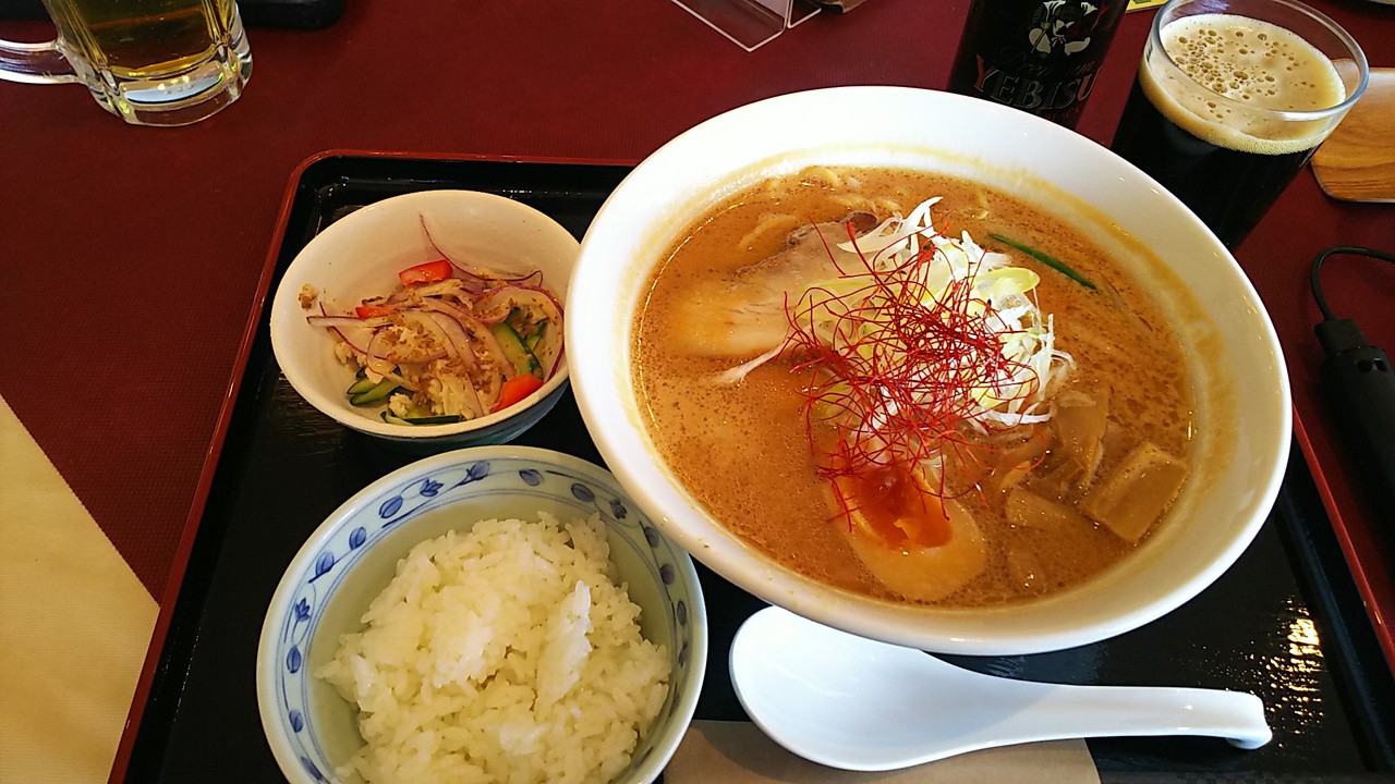 ランチは味噌ラーメンをいただきました(^-^)ゝ゛