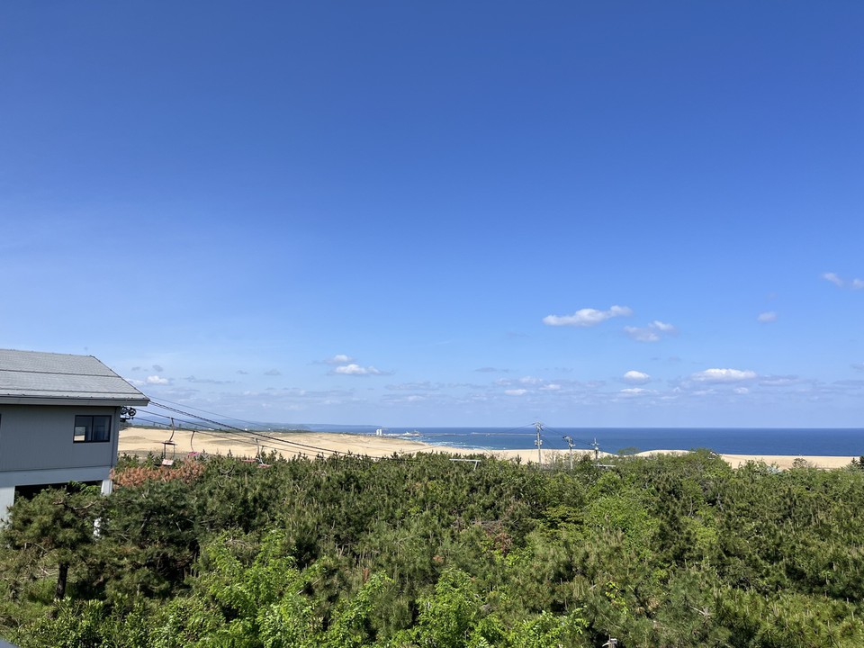 見晴らしの丘グランドフロアから？のリフト方向