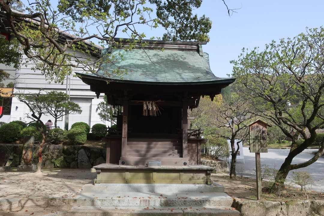 楓社　道真公の妻が祀られています