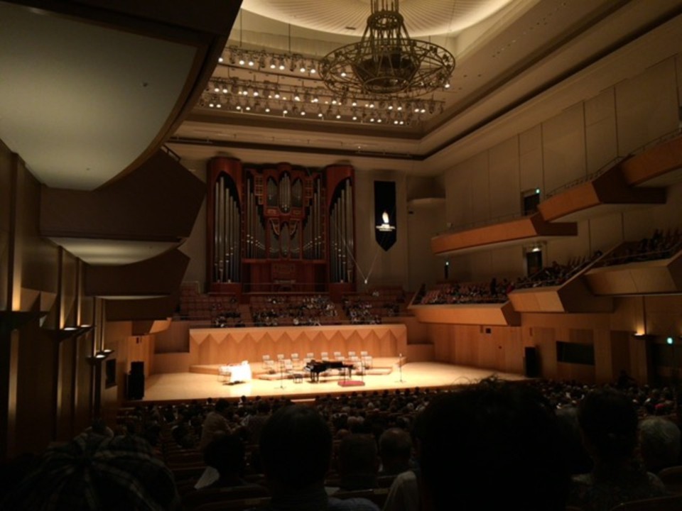 ホール