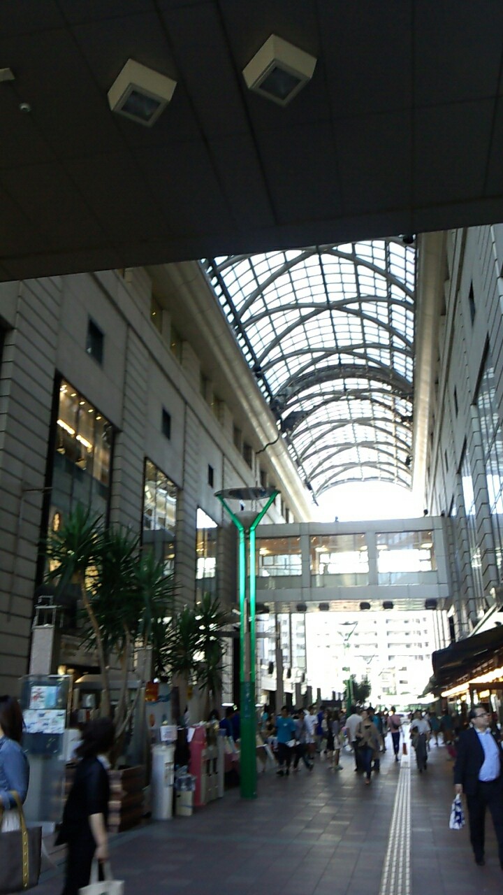 本館とエルガーラ館を結ぶイベントスペースです。