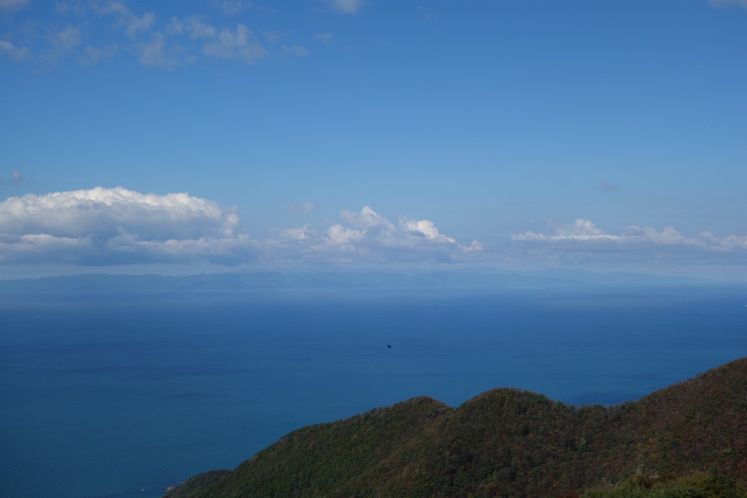 日本海と佐渡ヶ島
