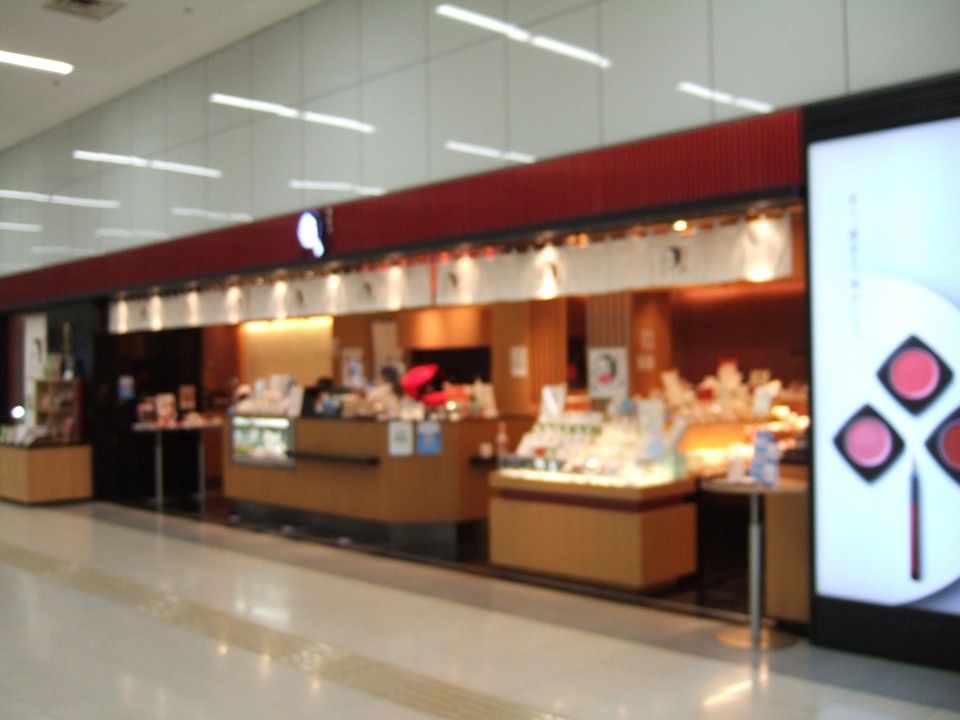 ピンぼけしてしまいましたが、カフェもあります