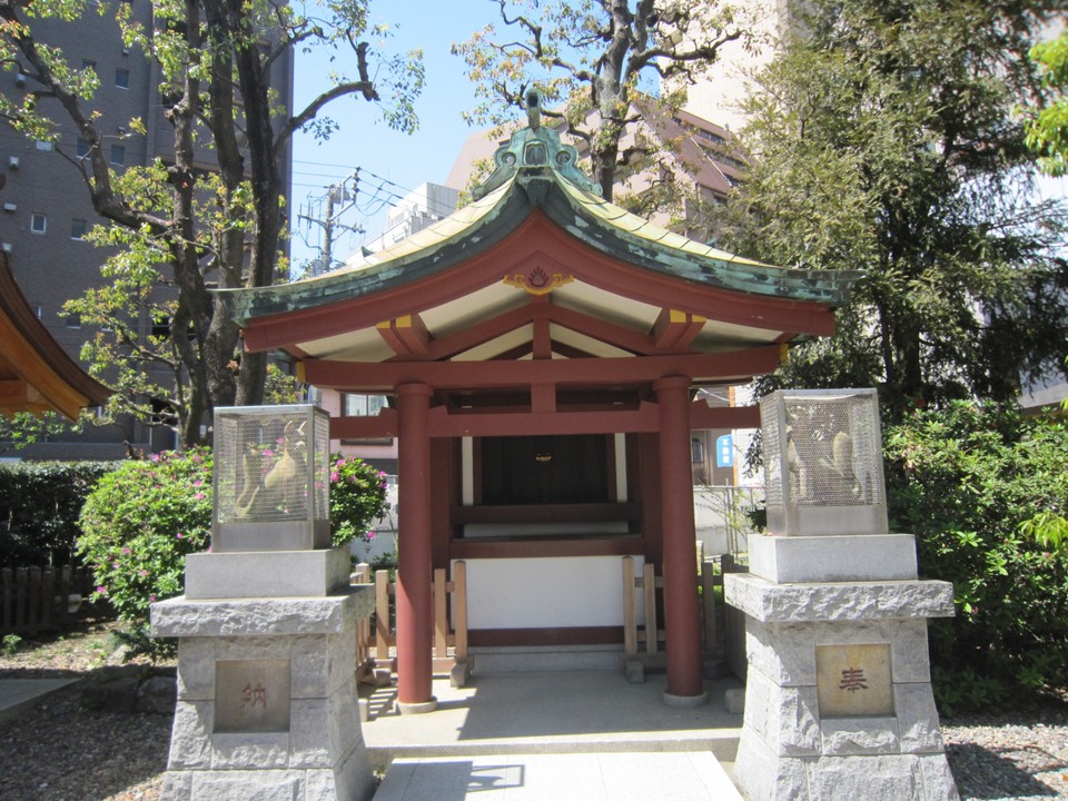 ４満願火伏稲荷神社（覆屋）