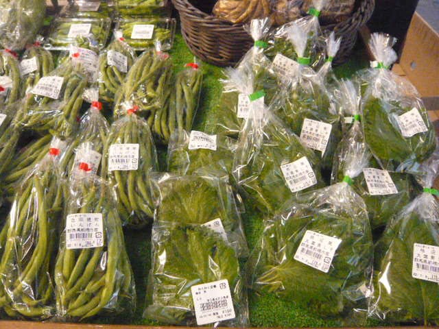 地元の野菜を中心にしているわくわく広場の商品です。新鮮です。
