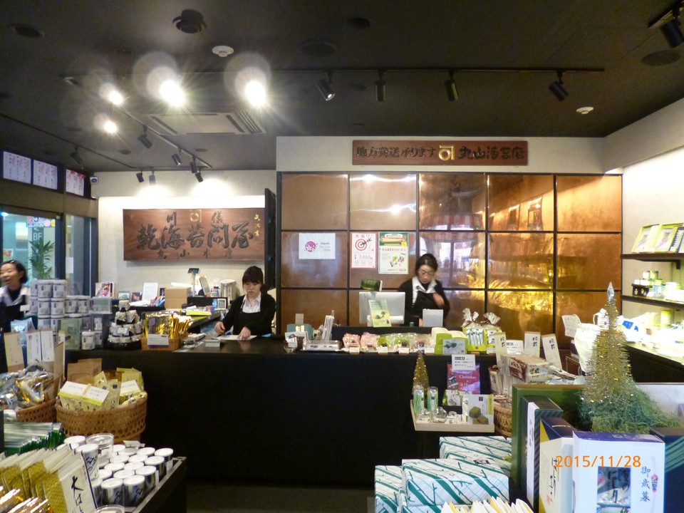 店内に並んだ商品の数々