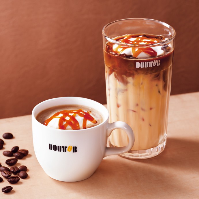 ドトールコーヒーショップの塩キャラメルラテ画像。