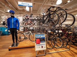 mont-bellグランベリーパーク店の自転車コーナー