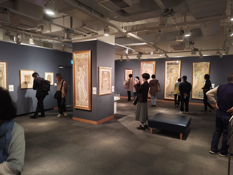 規模こそ大きくありませんが企画展が面白い人気の美術館です