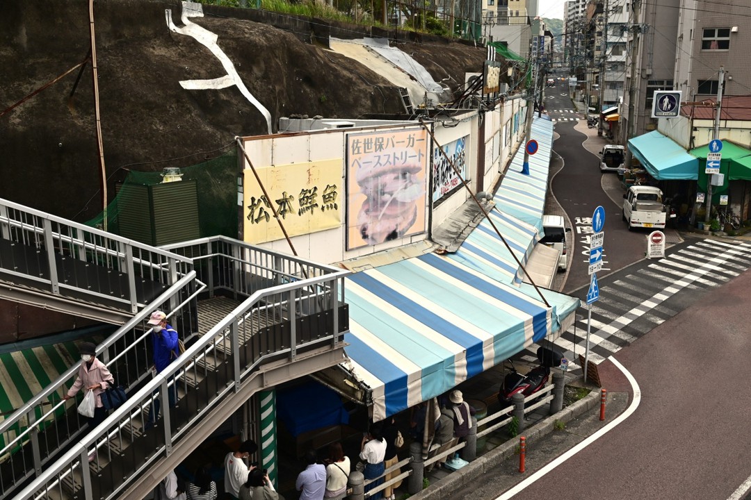 上から見たとんねる横丁