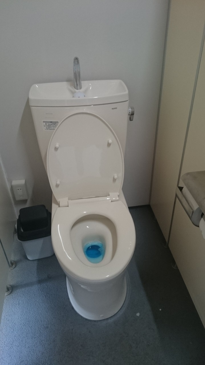 トイレは、割りとキレイ。ウォシュレットなし