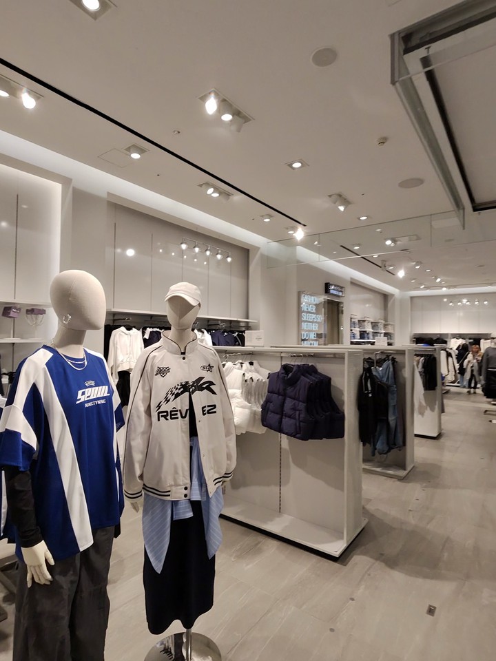 H&Mの店舗内の売り場