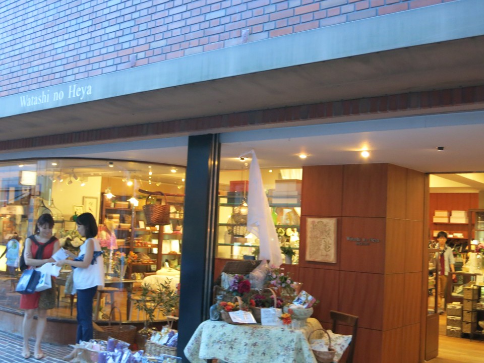 私の部屋自由が丘店の外観画像。