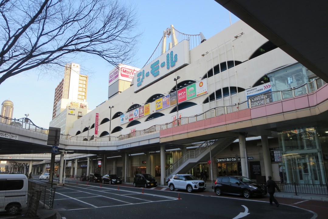 シーモール下関の外観です。