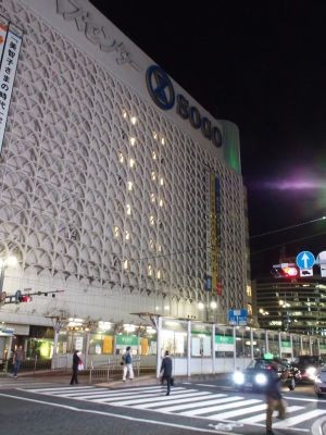 紙屋町交差点に面した広島のそごう。
