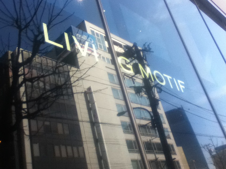 店頭付近
