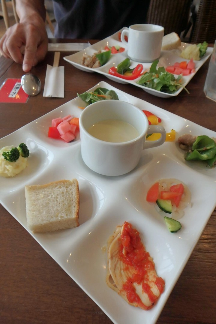 レストラン／先にセットされています。