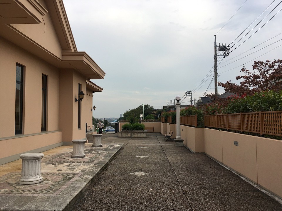 本館西側屋上のテラス