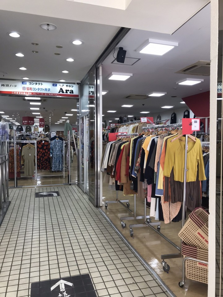 店内、商品