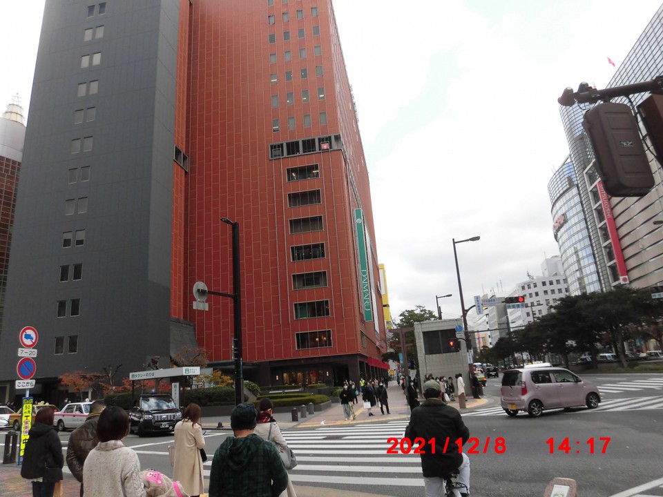 本館は8階建て