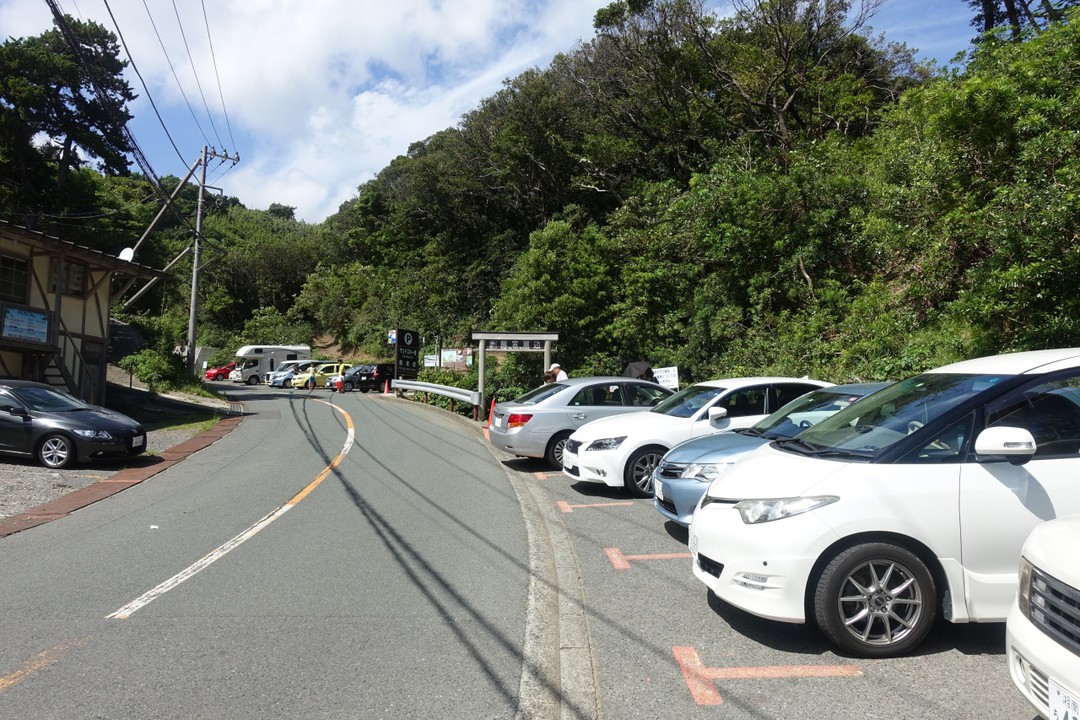 駐車場がほぼ満車