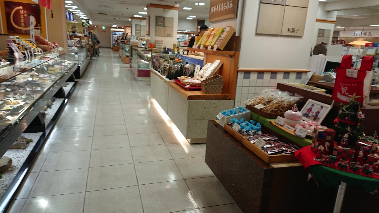 地下のお菓子売り場