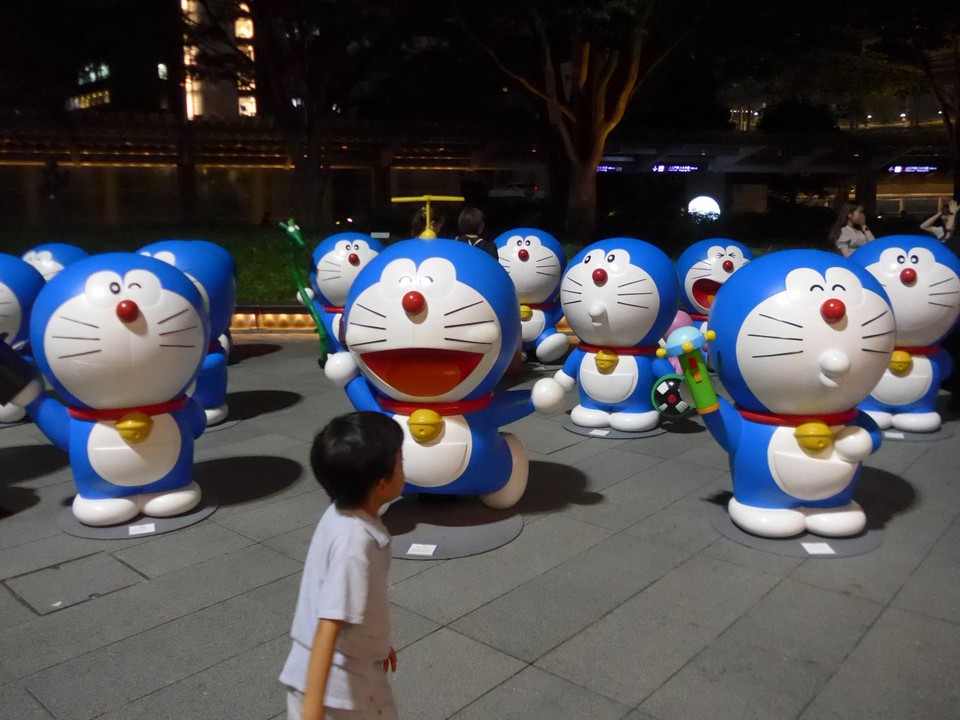 夜になっても66プラザには沢山の人々が訪れ撮影をしていました