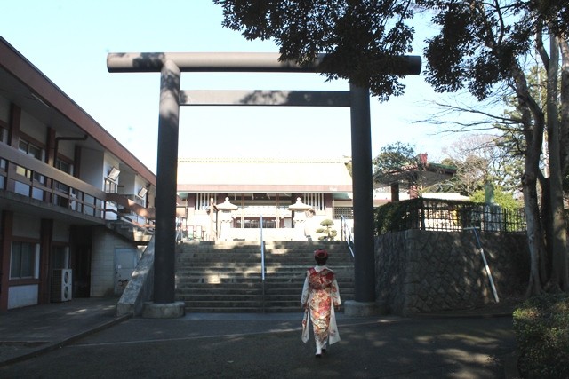 娘の成人式の後、ご報告のお参りに伺いました