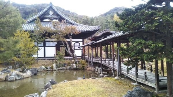 境内の建物