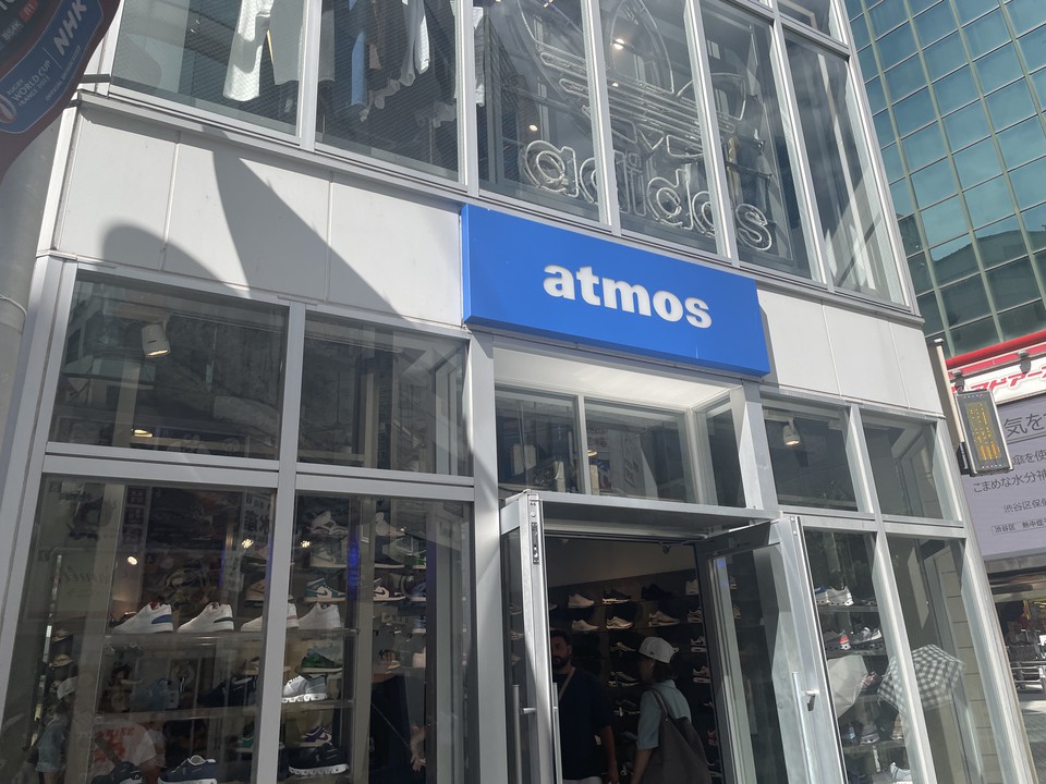 atmos スニーカー トップ 渋谷