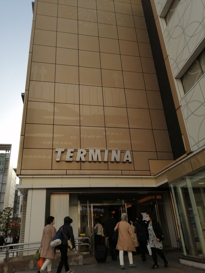 東口です