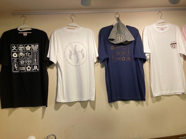 Tシャツも売ってるよ