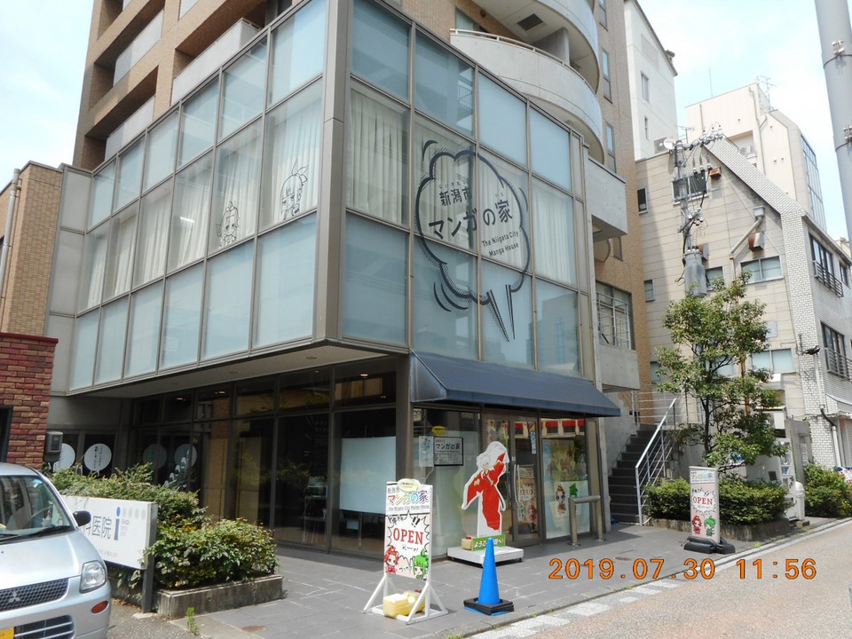 版画通り沿いの建物