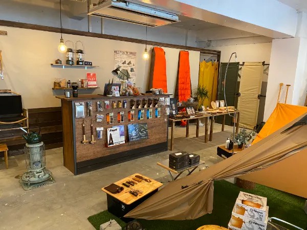 RIVER MOUNTAINの店内