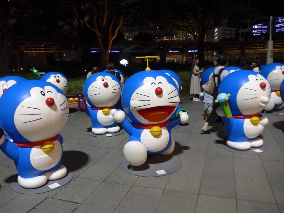 夜になっても66プラザには沢山の人々が訪れ撮影をしていました