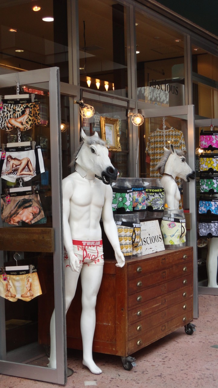 近所の洋品店
