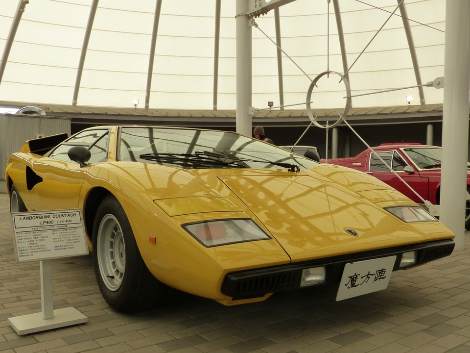 有名車がズラリ！　ランボルギーニ・カウンタックです。