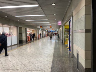 何となく人通りが少ないです。